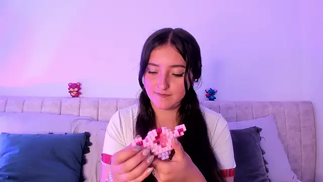 Kathia Morelli online show from February 15, 2025, 2:55 pm