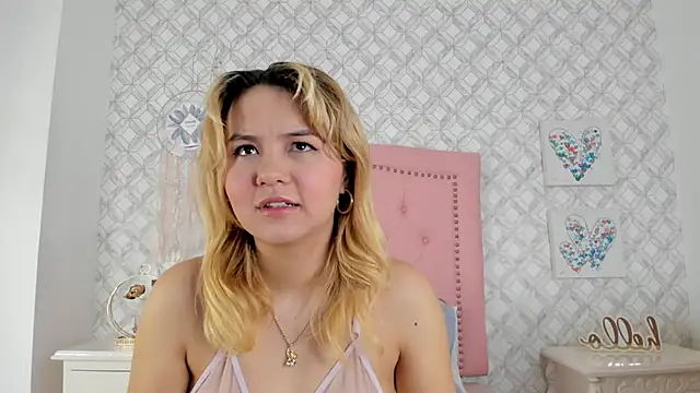 Sara  Williams online show from February 19, 2025, 3:39 am