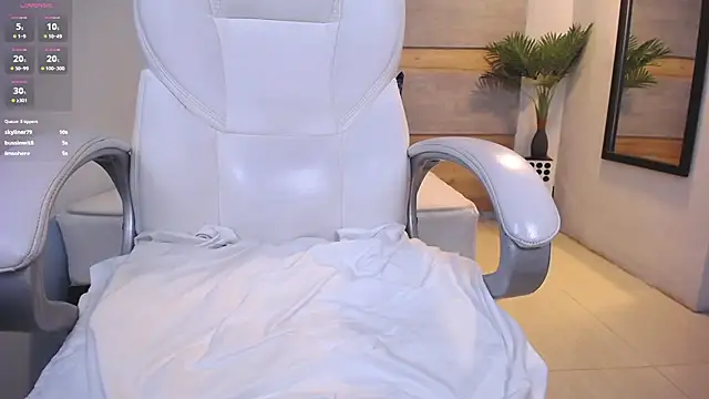 Snapshot of Violetta_rainbow chatting on March 11, 2025, 10:07 am Violetta rainbow online show from March 11, 2025, 10:07 am