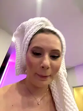 ChloeMarsch online show from October 1, 2025, 4:18 am