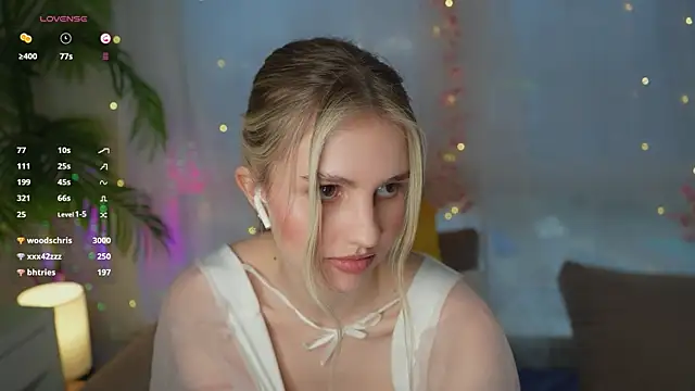 Fluffy-Angel online show from January 29, 2025, 12:24 pm