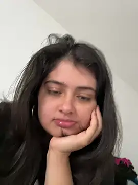 Stephania 18 online show from January 4, 2025, 3:39 pm