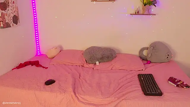 Snapshot of Atenea_Makri chatting on February 7, 2025, 1:04 am Atenea Makri online show from February 7, 2025, 1:04 am