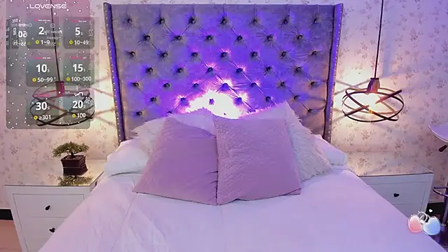 Snapshot of MiaWinx chatting on March 8, 2025, 9:08 pm MiaWinx online show from March 8, 2025, 9:08 pm