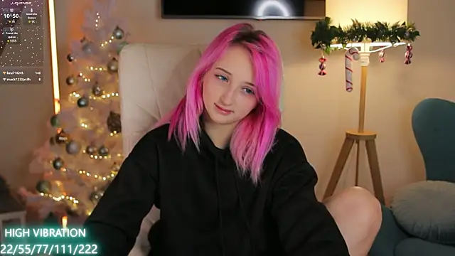 Snapshot of Selena_Lily chatting on January 16, 2025, 10:21 am Selena Lily online show from January 16, 2025, 10:21 am