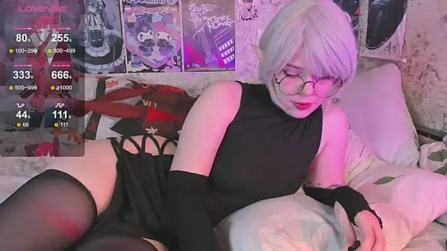 Snapshot of Freezy_Gerda chatting on October 27, 2025, 5:28 pm Freezy Gerda online show from October 27, 2025, 5:28 pm