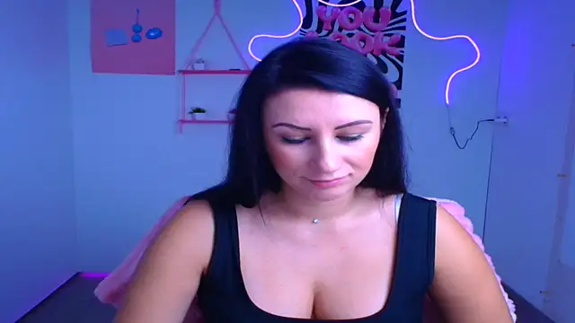 Snapshot of Loren_Moa chatting on October 20, 2025, 11:54 am Loren Moa online show from October 20, 2025, 11:54 am