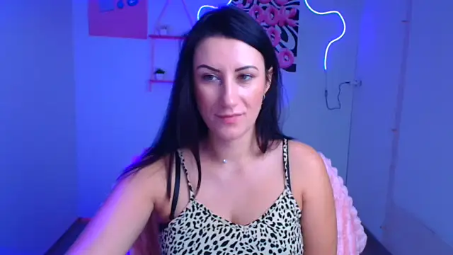 Snapshot of Loren_Moa chatting on November 2, 2025, 6:49 am Loren Moa online show from November 2, 2025, 6:49 am