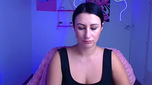 Snapshot of Loren_Moa chatting on November 21, 2025, 12:48 pm Loren Moa online show from November 21, 2025, 12:48 pm