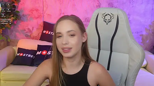 Linda054 online show from December 11, 2024, 2:52 am