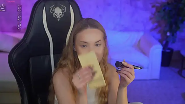 Linda054 online show from October 6, 2025, 4:10 am