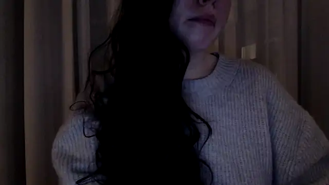 Snapshot of Sandysecret chatting on February 12, 2025, 8:18 pm Sandysecret online show from February 12, 2025, 8:18 pm