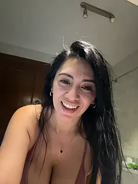 Snapshot of tamara_jay chatting on December 10, 2024, 11:19 pm tamara jay online show from December 10, 2024, 11:19 pm