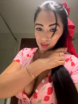 Snapshot of tamara_jay chatting on September 21, 2025, 10:11 pm tamara jay online show from September 21, 2025, 10:11 pm