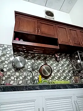    Erin    online show from October 25, 2025, 3:47 am