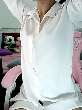    Erin    online show from November 10, 2025, 3:16 am