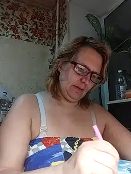 Snapshot of Forest-Lady chatting on November 12, 2025, 2:28 pm Forest-Lady online show from November 12, 2025, 2:28 pm