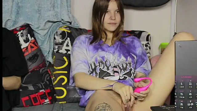 Snapshot of Kamala_Adele chatting on November 6, 2025, 8:32 pm Kamala Adele online show from November 6, 2025, 8:32 pm