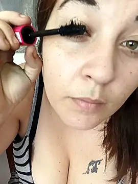 yzabell18 online show from November 20, 2025, 12:27 pm