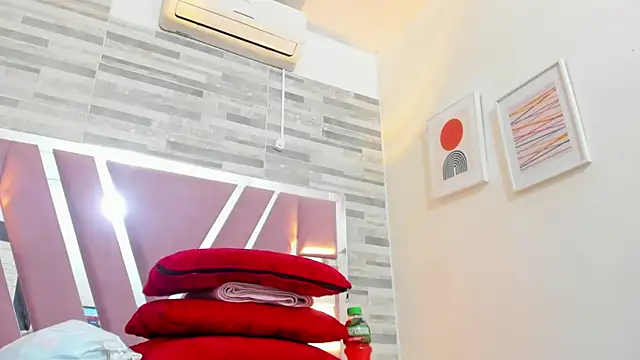 Snapshot of ebony_priincess chatting on October 29, 2025, 1:41 am ebony priincess online show from October 29, 2025, 1:41 am