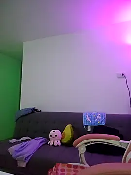 azumiichan online show from November 11, 2025, 12:21 am