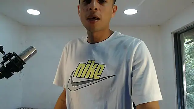 danielitopapuu online show from September 23, 2025, 8:12 pm