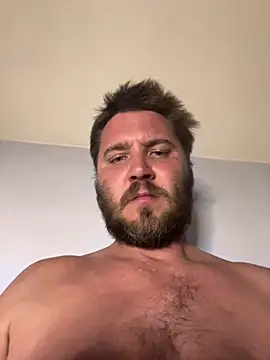 Snapshot of Brando2585 chatting on November 14, 2025, 2:32 am Brando2585 online show from November 14, 2025, 2:32 am