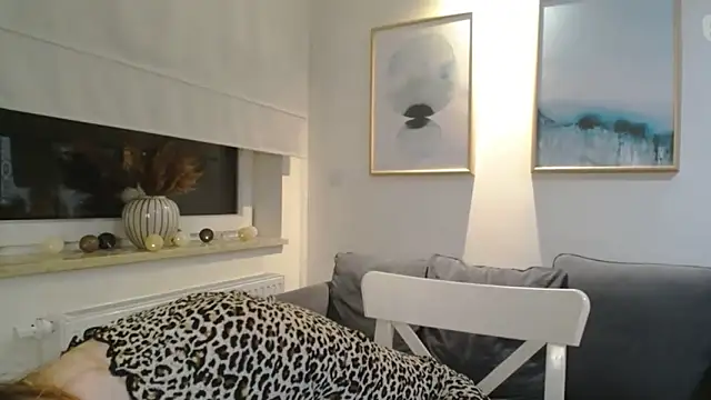 Snapshot of JulietteDiamond chatting on February 23, 2025, 3:18 pm JulietteDiamond online show from February 23, 2025, 3:18 pm