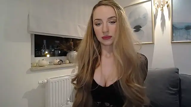 Snapshot of JulietteDiamond chatting on October 27, 2025, 4:22 pm JulietteDiamond online show from October 27, 2025, 4:22 pm