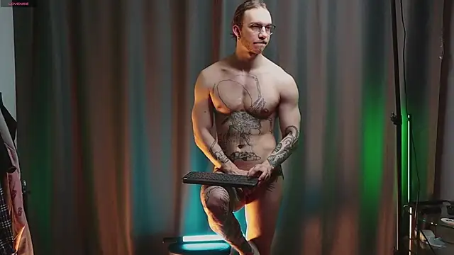 pleasure8869 online show from March 18, 2025, 4:58 am