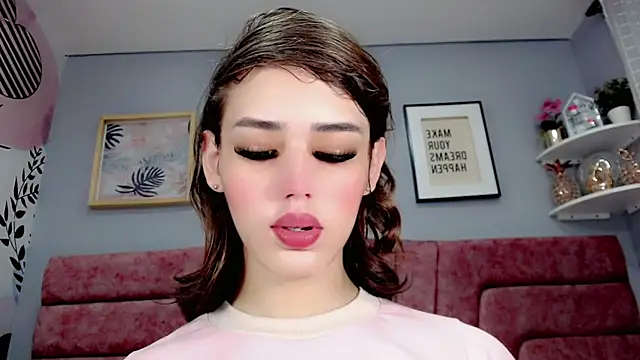 Snapshot of ValeriaAguilar chatting on December 18, 2024, 3:22 pm ValeriaAguilar online show from December 18, 2024, 3:22 pm