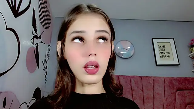 Snapshot of ValeriaAguilar chatting on March 21, 2025, 1:34 pm ValeriaAguilar online show from March 21, 2025, 1:34 pm