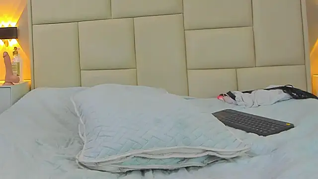 angel adamx online show from March 18, 2025, 9:52 am