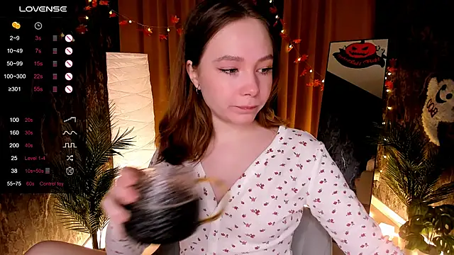 Snapshot of LanaBlu_ chatting on October 28, 2025, 2:15 am LanaBlu online show from October 28, 2025, 2:15 am