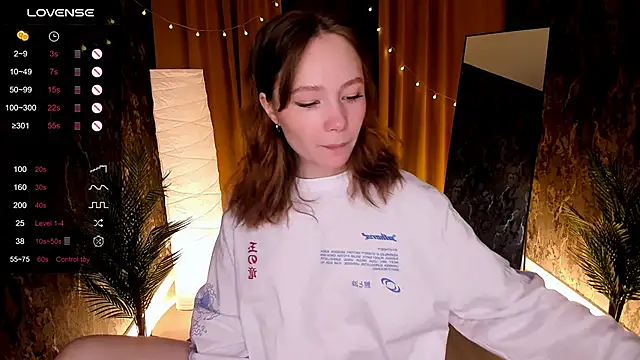 Snapshot of LanaBlu_ chatting on November 11, 2025, 2:22 am LanaBlu online show from November 11, 2025, 2:22 am