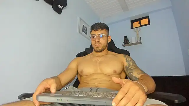 Snapshot of _Poseidon1_ chatting on February 13, 2025, 8:13 pm Poseidon1 online show from February 13, 2025, 8:13 pm