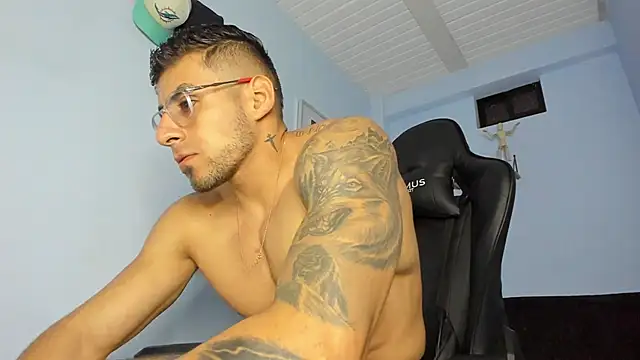 Snapshot of _Poseidon1_ chatting on March 12, 2025, 11:12 pm Poseidon1 online show from March 12, 2025, 11:12 pm