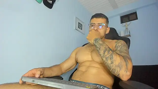 Snapshot of _Poseidon1_ chatting on March 22, 2025, 2:37 am Poseidon1 online show from March 22, 2025, 2:37 am