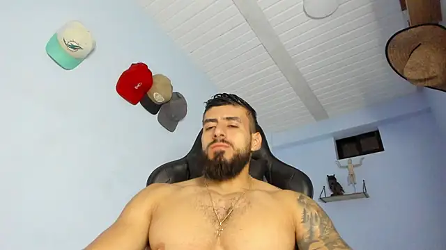 Snapshot of _Poseidon1_ chatting on October 4, 2025, 4:43 am Poseidon1 online show from October 4, 2025, 4:43 am