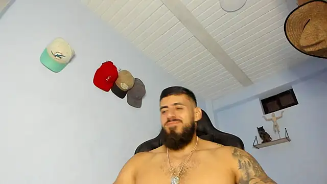 Snapshot of _Poseidon1_ chatting on October 28, 2025, 5:00 am Poseidon1 online show from October 28, 2025, 5:00 am