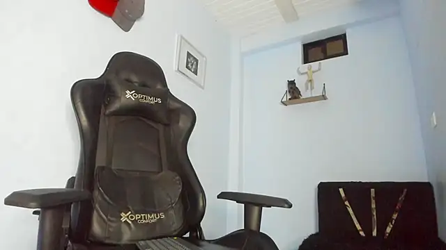 Snapshot of _Poseidon1_ chatting on November 26, 2025, 4:57 am Poseidon1 online show from November 26, 2025, 4:57 am