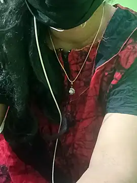 Snapshot of Aishu-tamil09 chatting on February 15, 2025, 8:33 pm Aishu-tamil09 online show from February 15, 2025, 8:33 pm