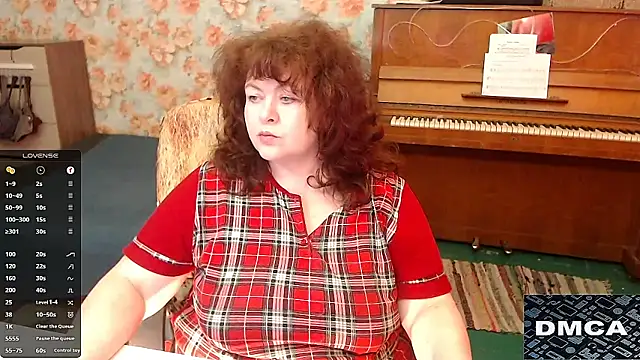 Snapshot of RoseRed69 chatting on March 17, 2025, 5:34 am RoseRed69 online show from March 17, 2025, 5:34 am