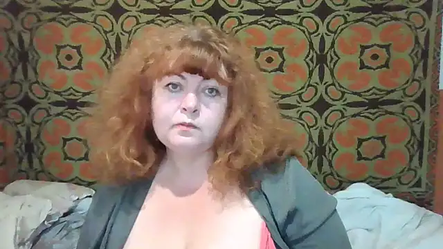 Snapshot of RoseRed69 chatting on October 6, 2025, 1:47 am RoseRed69 online show from October 6, 2025, 1:47 am
