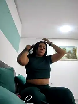 Snapshot of caro_sweett chatting on January 6, 2025, 5:49 pm caro sweett online show from January 6, 2025, 5:49 pm