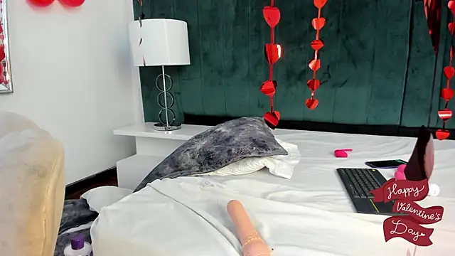 Snapshot of PandoraB_ chatting on February 13, 2025, 2:20 pm PandoraB online show from February 13, 2025, 2:20 pm