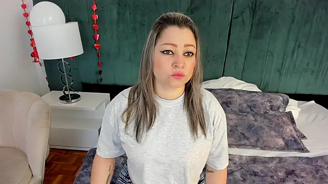 Snapshot of PandoraB_ chatting on February 25, 2025, 10:58 am PandoraB online show from February 25, 2025, 10:58 am