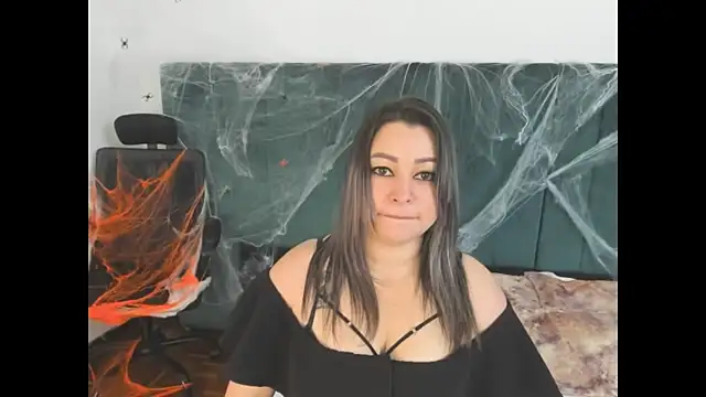 Snapshot of PandoraB_ chatting on October 19, 2025, 11:55 am PandoraB online show from October 19, 2025, 11:55 am