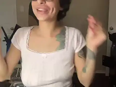 myloveforyouu online show from December 30, 2024, 8:21 am