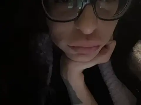 myloveforyouu online show from January 20, 2025, 4:01 pm